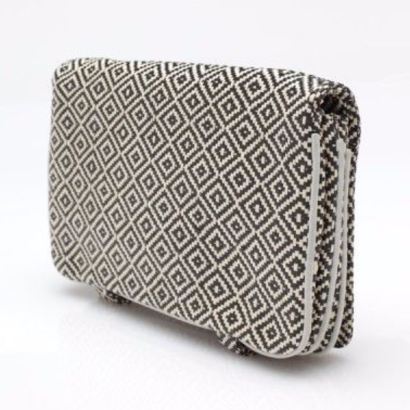 EUC- Jeffrey Campbell Fold Over Woven Clutch! - Picture 2 of 10